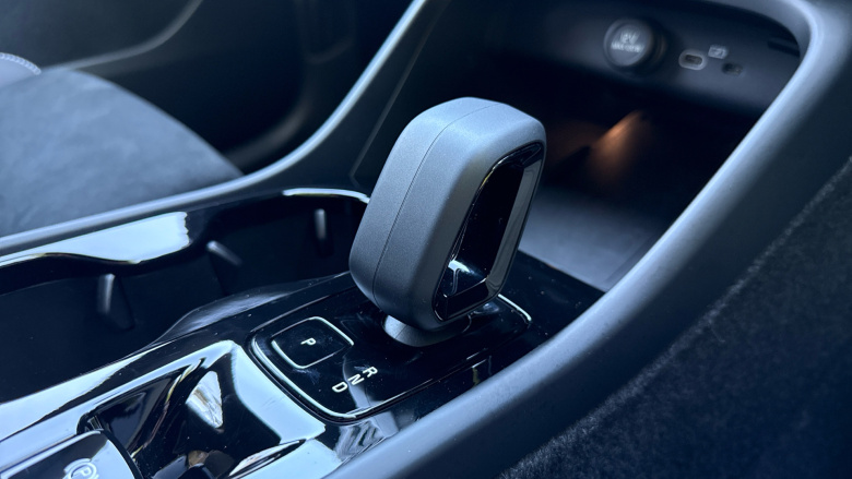 Volvo XC40 2.0 B4P Plus Dark 5dr Auto Petrol Estate